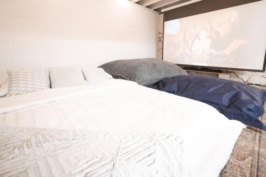Reno'S Biggest Little House - Cozy Home Theatre 외부 사진